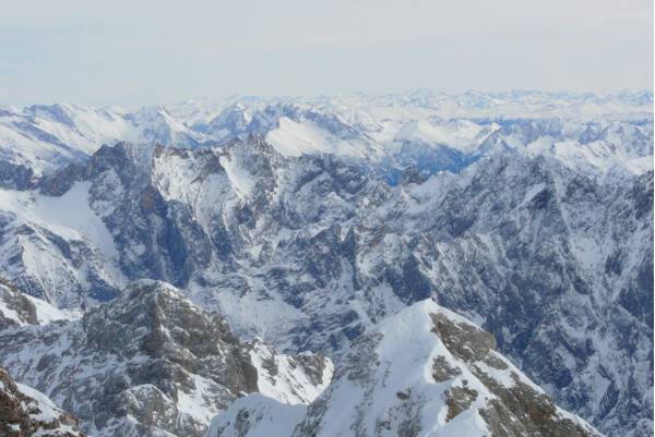 Ziemlich viele Berge - auf der Zugspitze